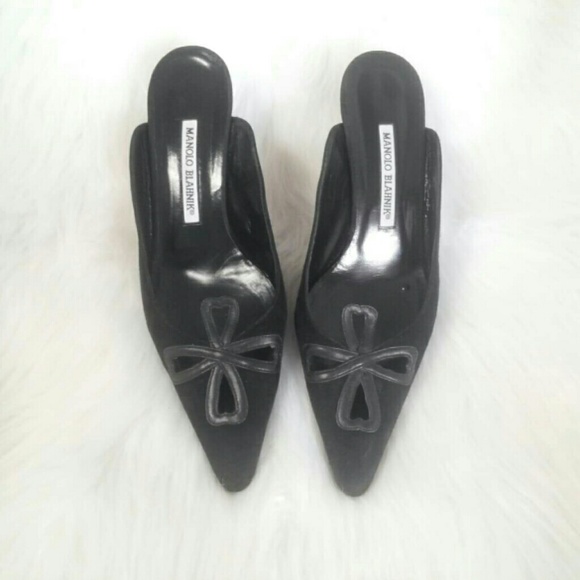 SOLD. MANOLO BLAHNIK Black Suede Pointed Toe Mules - Picture 3 of 8